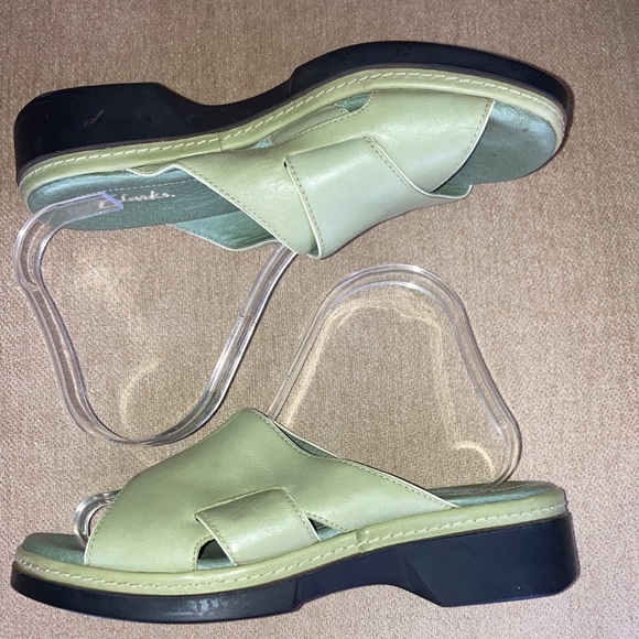CLARKS Light Green Leather Open Toe Slip On 70567 Sandals - Picture 8 of 10